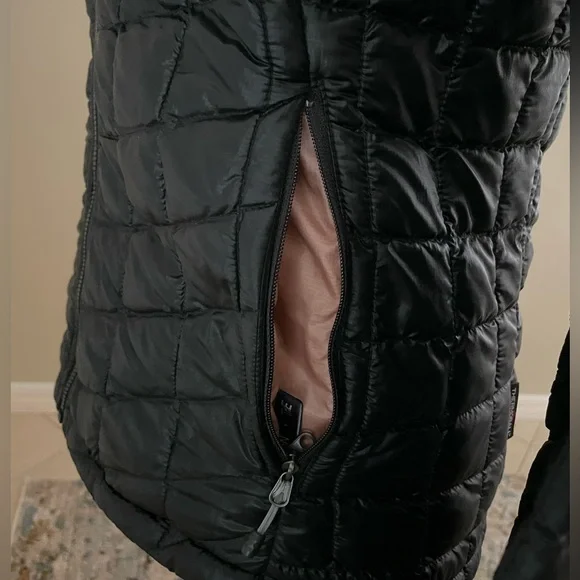 The North Face Women’s Thermoball Jacket - Picture 7 of 12